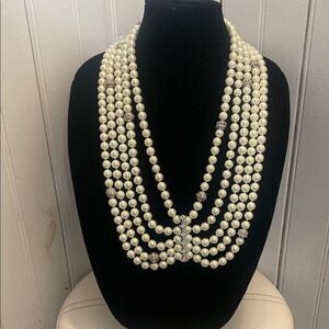 Audrey Hepburn Unforgettable Pearls